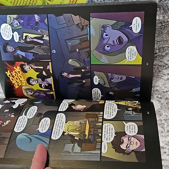 Five Nights at Freddy's- the Fourth Closet graphic novel - Picture 5 of 7